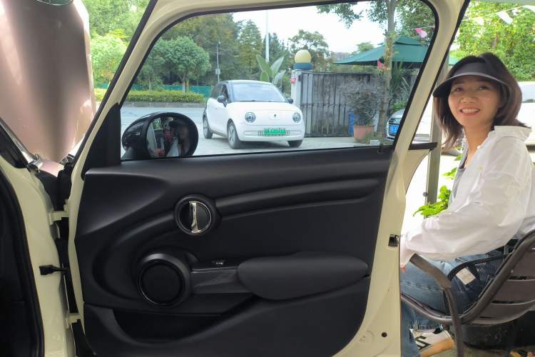 Used MINI 2015 1.2T ONE Five-Door Edition Right Front Door Interior