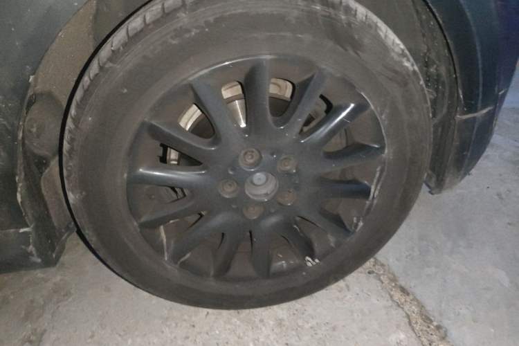Used MINI 2015 1.5T COOPER Fun Five-Door Edition Right Front Wheel Hub