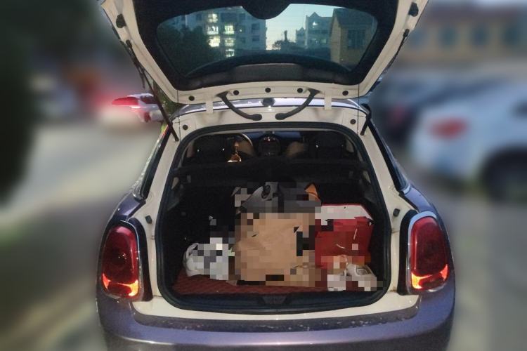 Used MINI 2015 1.5T COOPER Fun Five-Door Edition Trunk