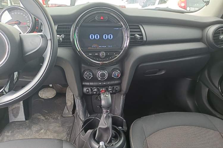 Used MINI 2015 1.2T ONE Five-Door Edition Audio And AC Panel