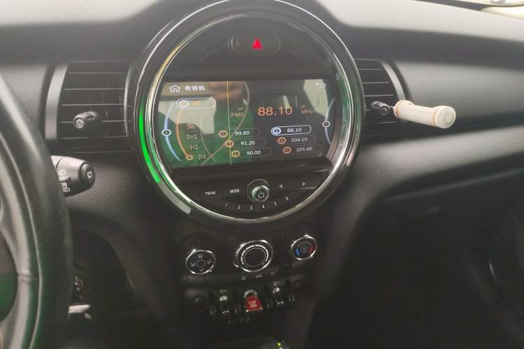 Used MINI 2015 1.2T ONE Five-Door Edition Audio And AC Panel