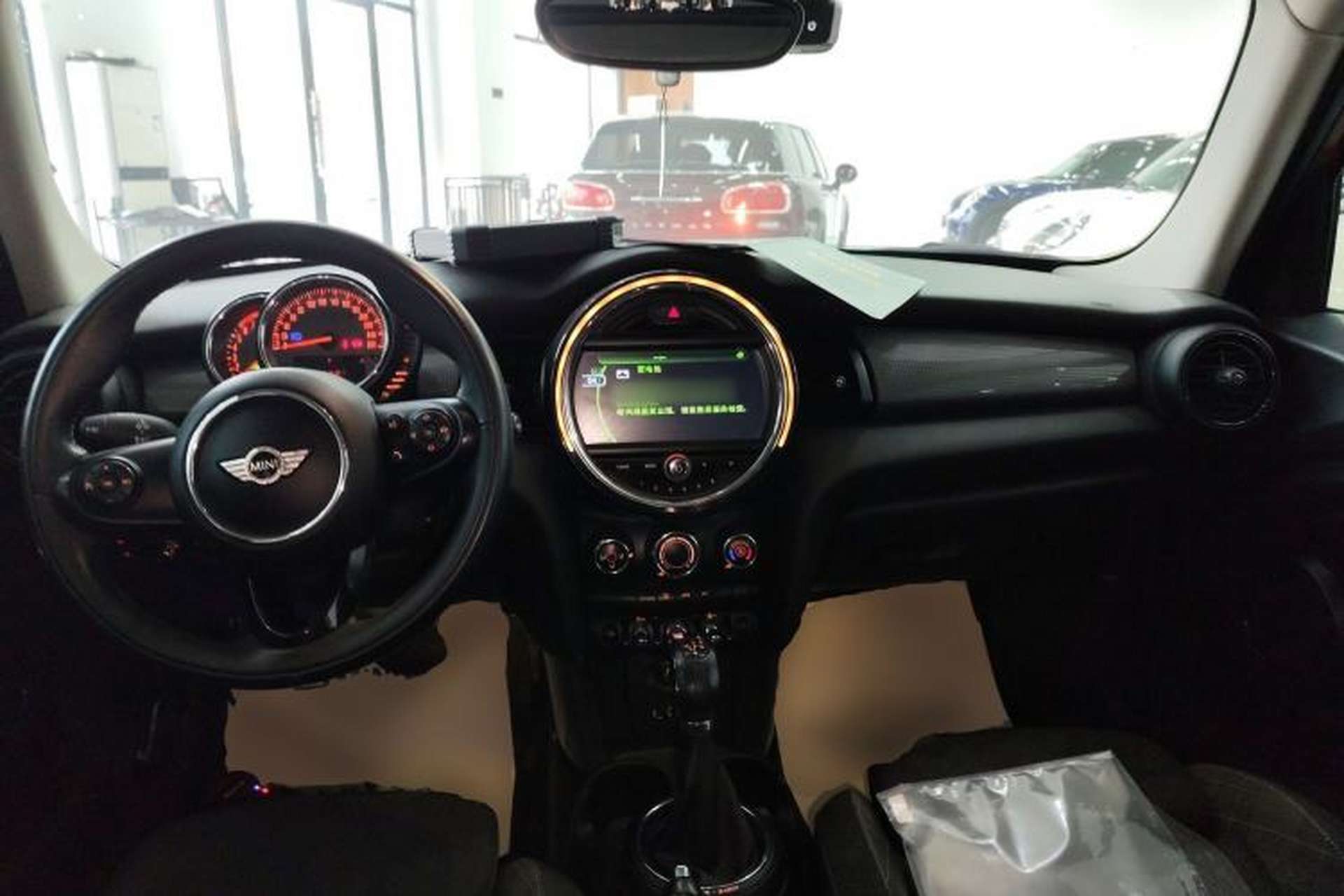 Used MINI 2015 1.5T COOPER Fun Five-Door Edition Center Console