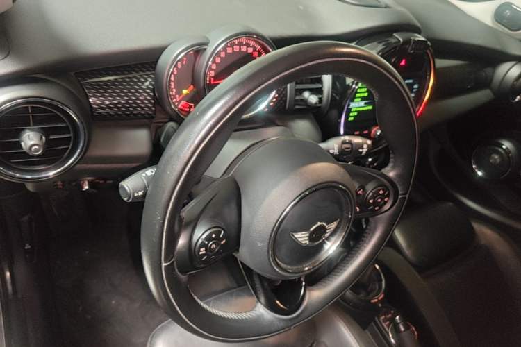 Used MINI 2015 2.0T COOPER S Five-Door Edition Center Console