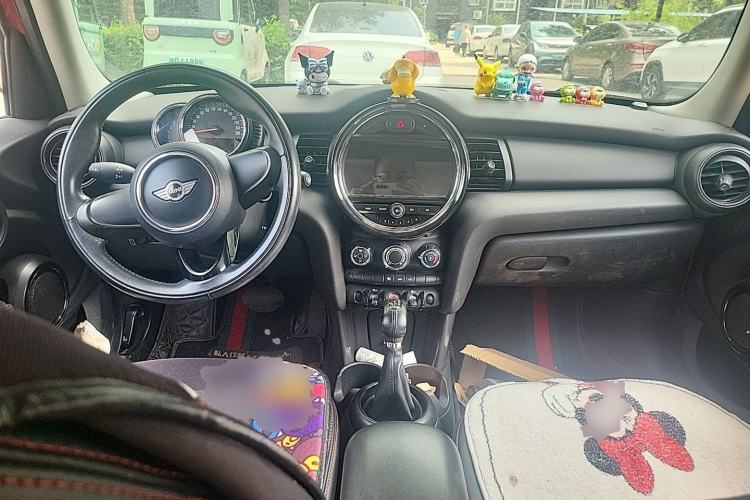 Used MINI 2015 1.2T ONE Five-Door Edition Center Console