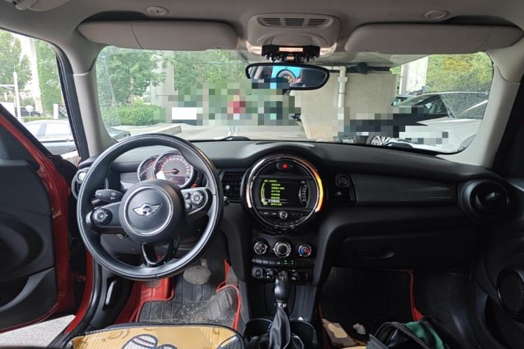 Used MINI 2015 1.5T COOPER Fun Five-Door Edition Center Console