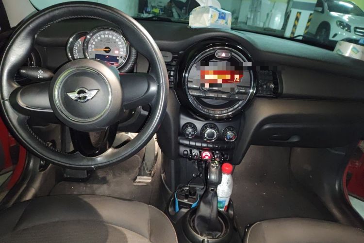 Used MINI 2015 1.2T ONE Five-Door Edition Center Console