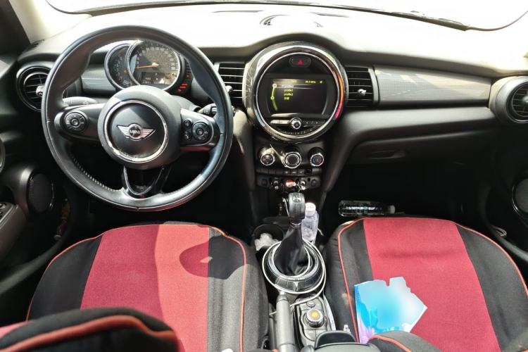 Used MINI 2015 1.5T COOPER Fun Five-Door Edition Center Console