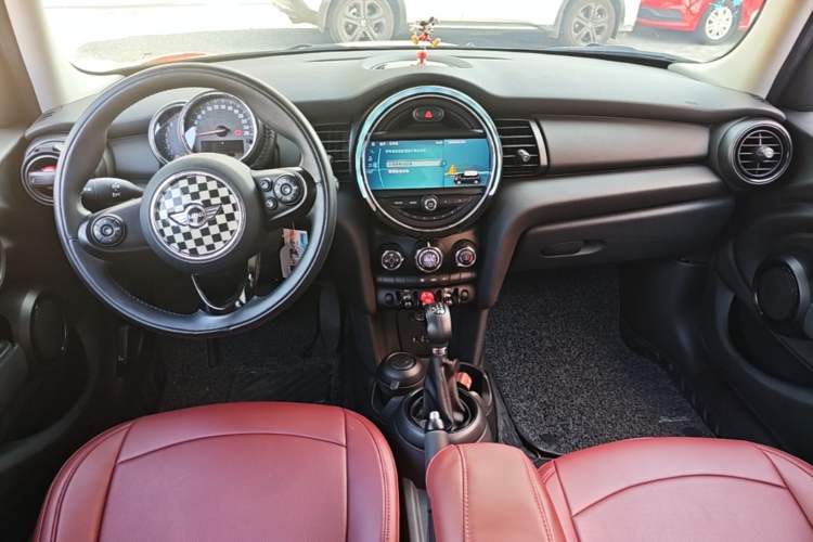 Used MINI 2015 1.2T ONE Five-Door Edition Center Console