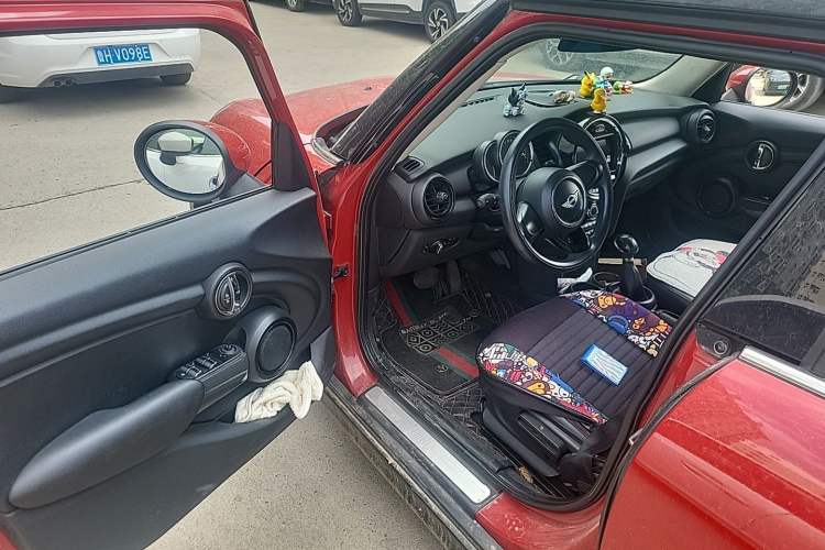 Used MINI 2015 1.2T ONE Five-Door Edition Driver Seat