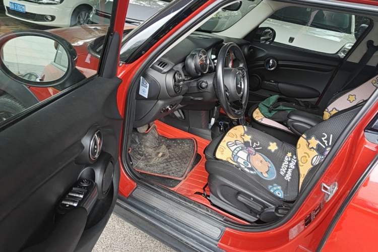 Used MINI 2015 1.5T COOPER Fun Five-Door Edition Driver Seat
