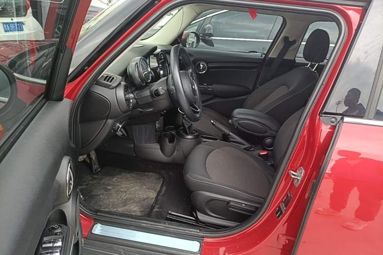 Used MINI 2015 1.2T ONE Five-Door Edition Driver Seat