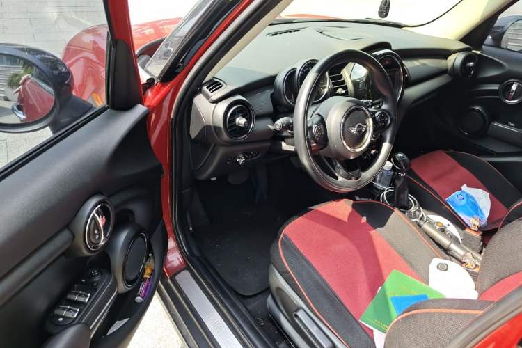 Used MINI 2015 1.5T COOPER Fun Five-Door Edition Driver Seat
