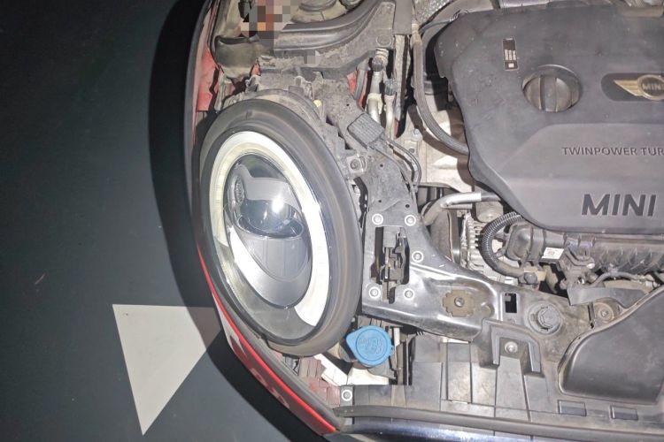 Used MINI 2015 1.5T COOPER Excitement Five-Door Edition Engine Bay Right