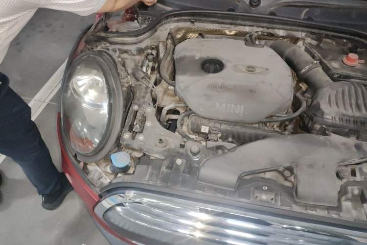 Used MINI 2015 1.2T ONE Five-Door Edition Engine Bay Right
