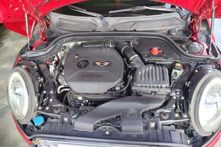 Used MINI 2015 1.5T COOPER Excitement Five-Door Edition Engine Bay