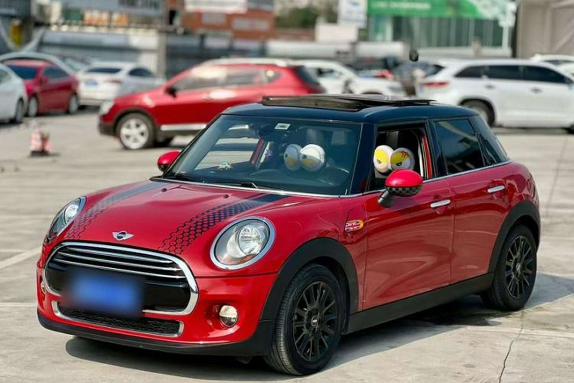 Used MINI 2015 1.5T COOPER Fun Five-Door Edition Front Left 45 Deg