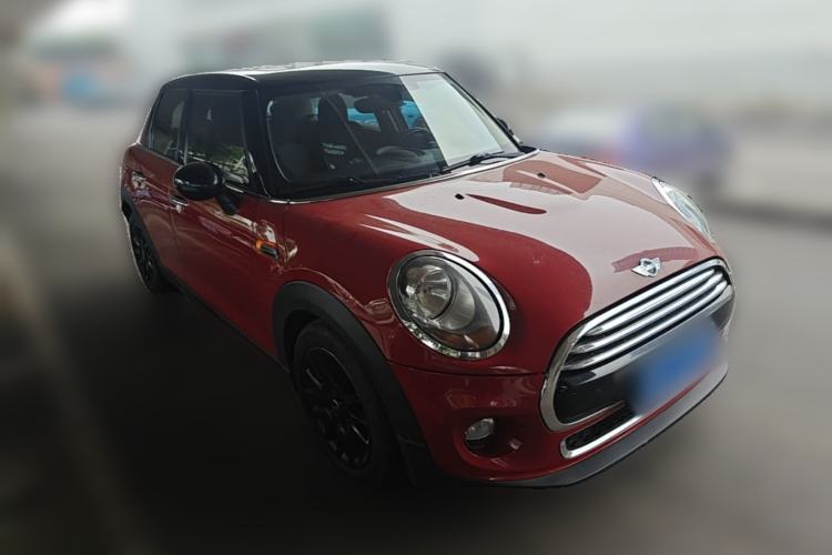 Used MINI 2015 1.5T COOPER Fun Five-Door Edition Front Right 45 Deg