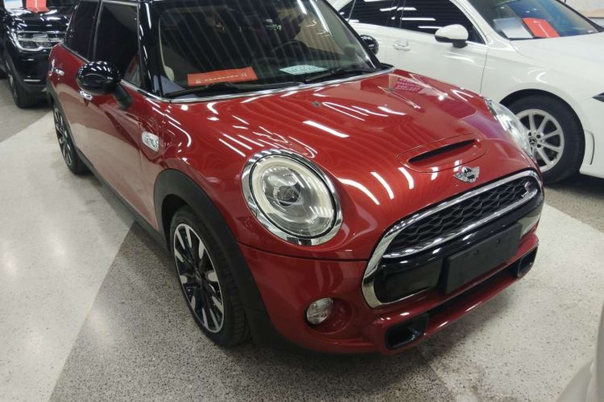 Used MINI 2015 2.0T COOPER S Five-Door Edition Front Right 45 Deg