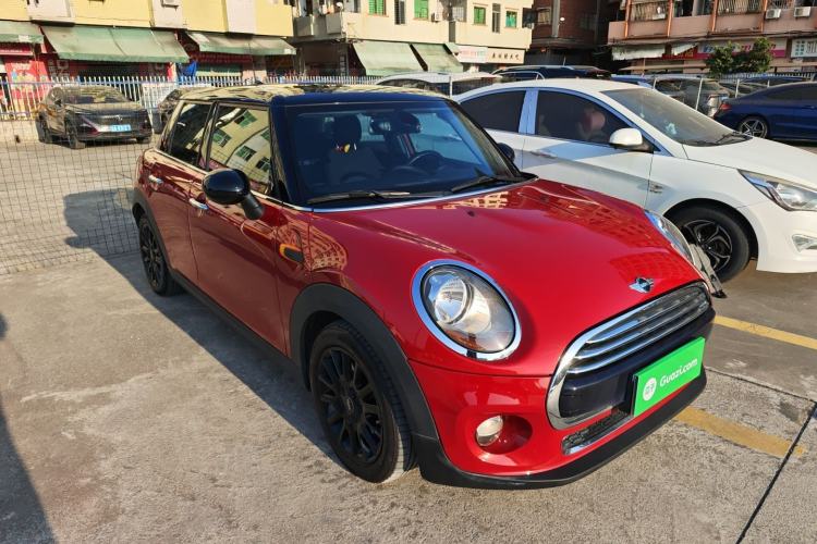Used MINI 2015 1.5T COOPER Fun Five-Door Edition Front Right 45 Deg