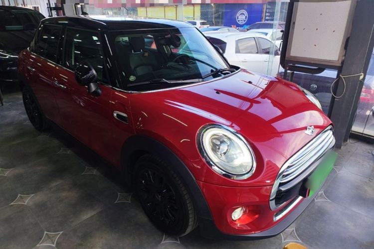 Used MINI 2015 1.5T COOPER Excitement Five-Door Edition Front Right 45 Deg