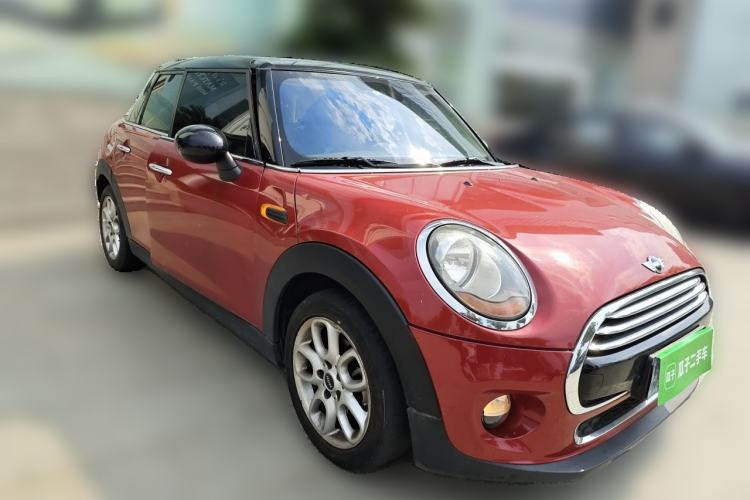 Used MINI 2015 1.5T COOPER Fun Five-Door Edition Front Right 45 Deg