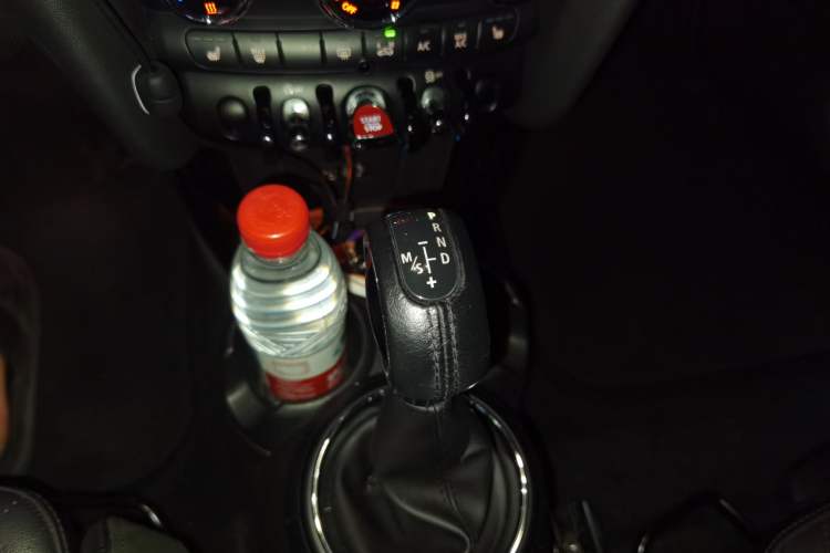 Used MINI 2015 2.0T COOPER S Five-Door Edition Gear Lever
