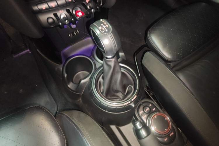 Used MINI 2015 2.0T COOPER S Five-Door Edition Gear Lever