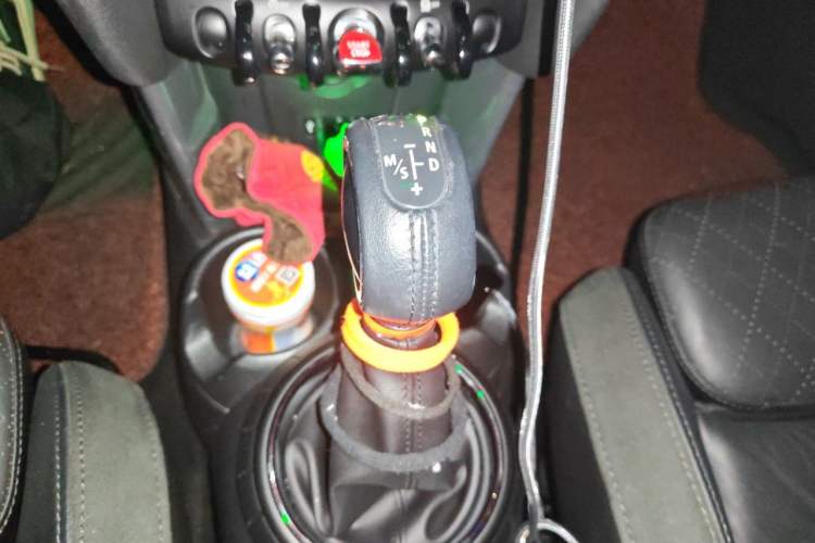 Used MINI 2015 1.5T COOPER Excitement Five-Door Edition Gear Lever
