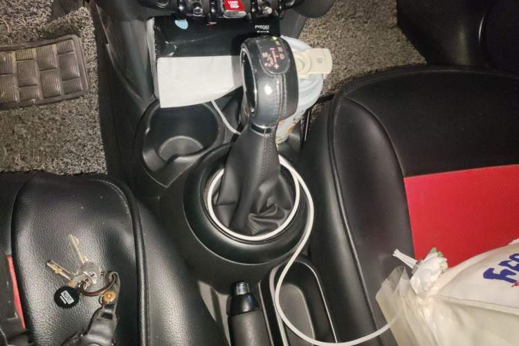 Used MINI 2015 1.2T ONE Five-Door Edition Gear Lever