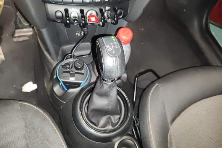 Used MINI 2015 1.2T ONE Five-Door Edition Gear Lever