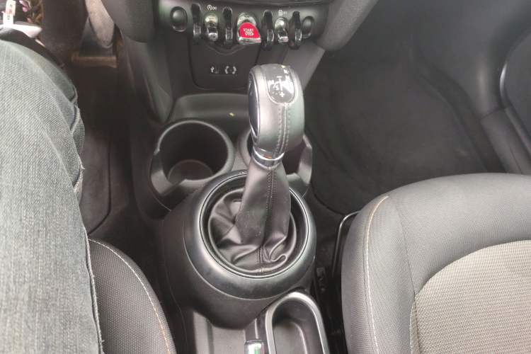 Used MINI 2015 1.2T ONE Five-Door Edition Gear Lever
