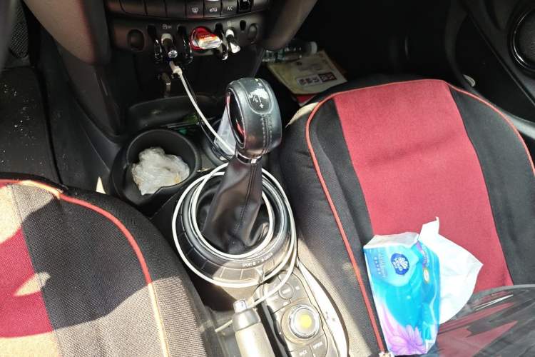Used MINI 2015 1.5T COOPER Fun Five-Door Edition Gear Lever