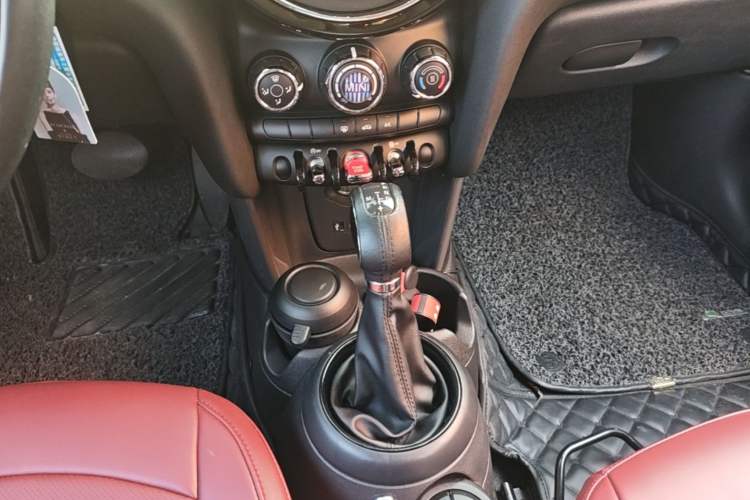 Used MINI 2015 1.2T ONE Five-Door Edition Gear Lever