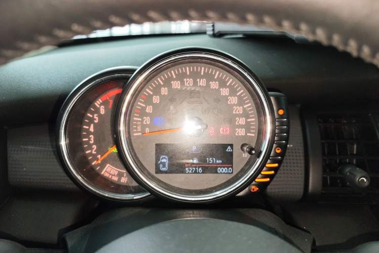 Used MINI 2015 1.5T COOPER Fun Five-Door Edition Instrument Cluster