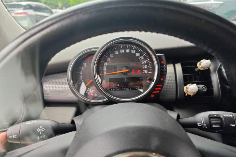 Used MINI 2015 1.5T COOPER Fun Five-Door Edition Instrument Cluster