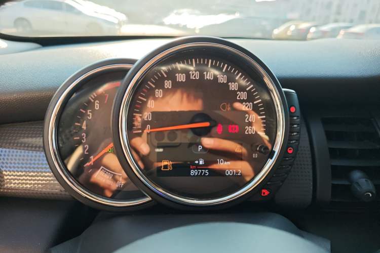 Used MINI 2015 1.5T COOPER Fun Five-Door Edition Instrument Cluster