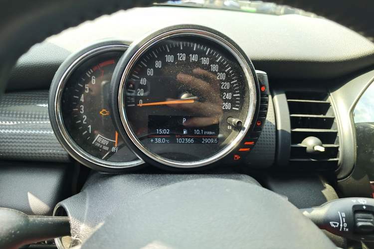 Used MINI 2015 1.5T COOPER Fun Five-Door Edition Instrument Cluster