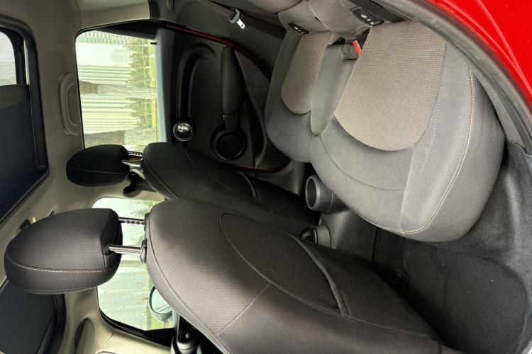 Used MINI 2015 1.2T ONE Five-Door Edition Interior 4