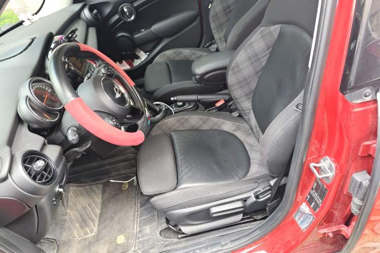 Used MINI 2015 1.5T COOPER Fun Five-Door Edition Left Front Seat