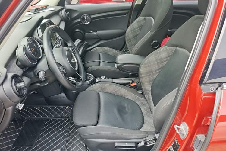 Used MINI 2015 1.5T COOPER Fun Five-Door Edition Left Front Seat