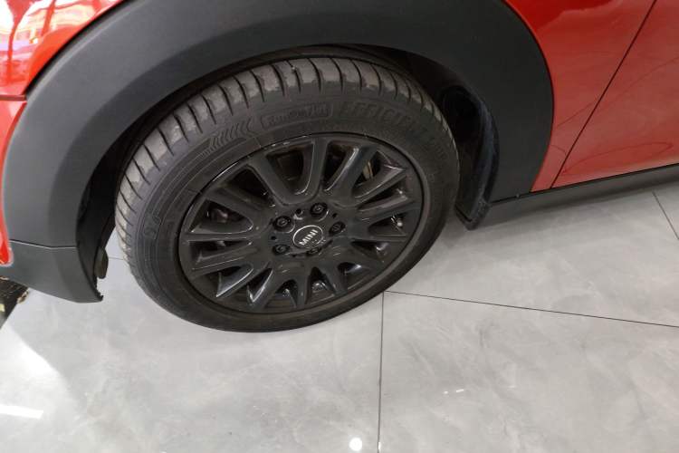 Used MINI 2015 1.5T COOPER Fun Five-Door Edition Left Front Wheel Hub
