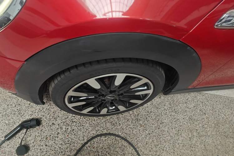 Used MINI 2015 2.0T COOPER S Five-Door Edition Left Front Wheel Hub