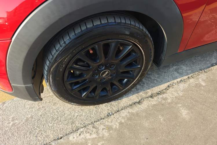 Used MINI 2015 1.5T COOPER Fun Five-Door Edition Left Front Wheel Hub