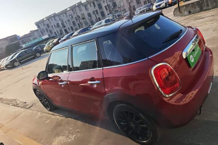 Used MINI 2015 1.5T COOPER Fun Five-Door Edition Left Side