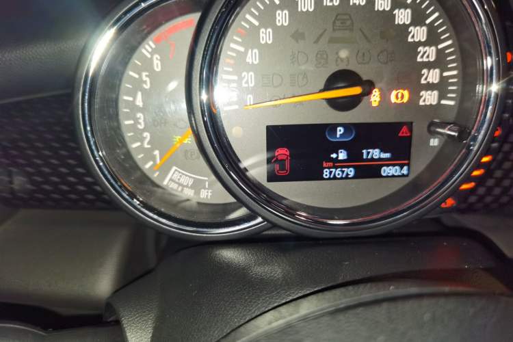 Used MINI 2015 2.0T COOPER S Five-Door Edition Odometer Close Up
