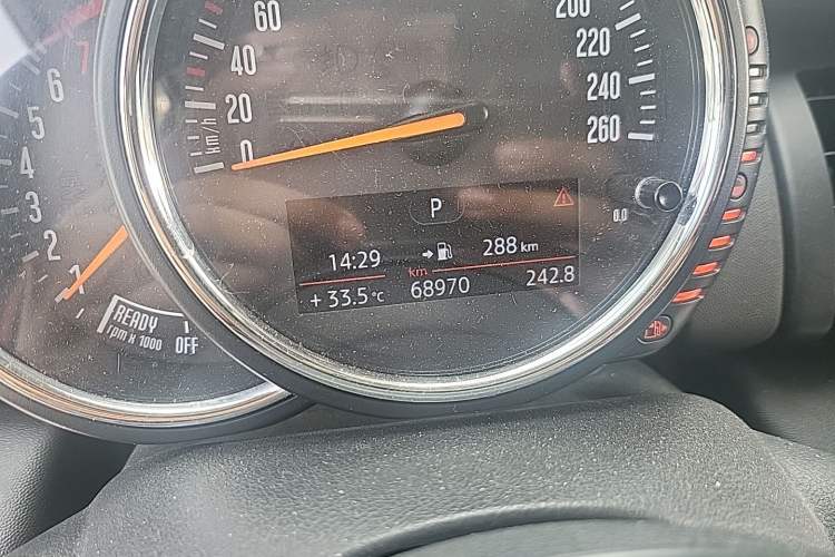 Used MINI 2015 1.2T ONE Five-Door Edition Odometer Close Up