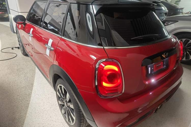 Used MINI 2015 2.0T COOPER S Five-Door Edition Rear Left 45 Deg