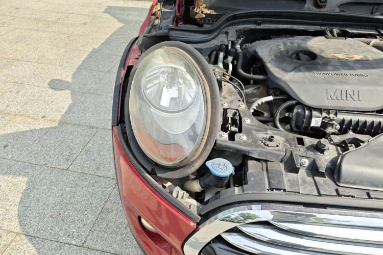 Used MINI 2015 1.5T COOPER Fun Five-Door Edition Right Front Headlight