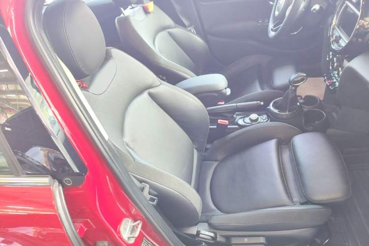 Used MINI 2015 1.5T COOPER Excitement Five-Door Edition Right Front Seat