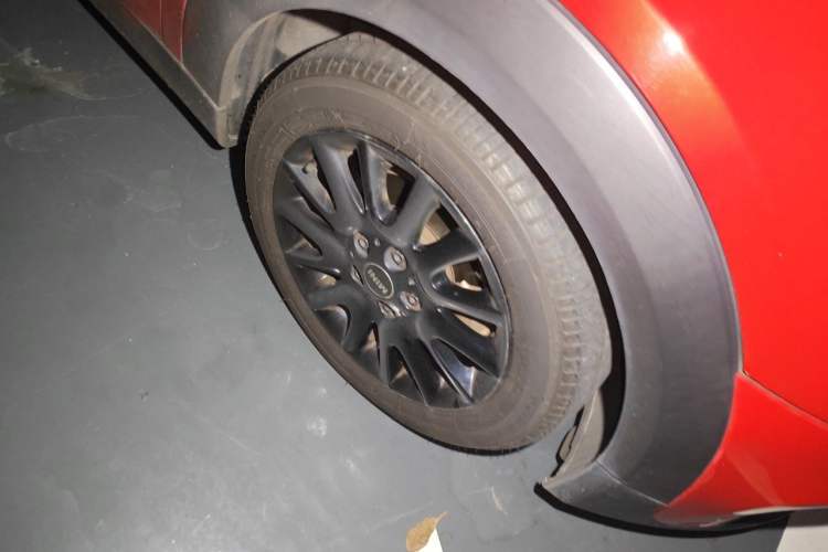 Used MINI 2015 1.5T COOPER Excitement Five-Door Edition Right Front Wheel Hub